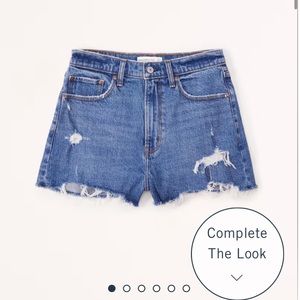 Abercrombie curve love The Mom Short